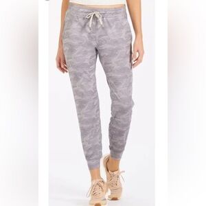 Vuori Performance Jogger grey camo